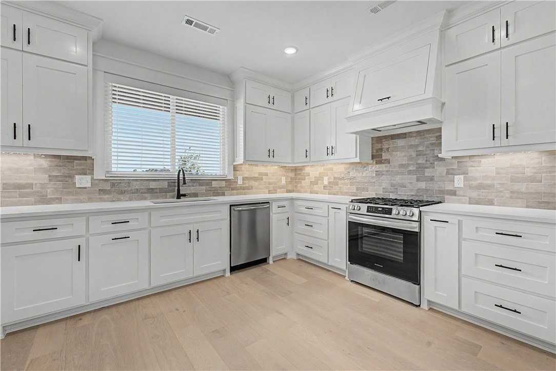 6605 SW Crabapple Street - Photo 5 of 31