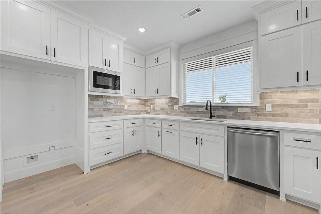 6605 SW Crabapple Street - Photo 7 of 31