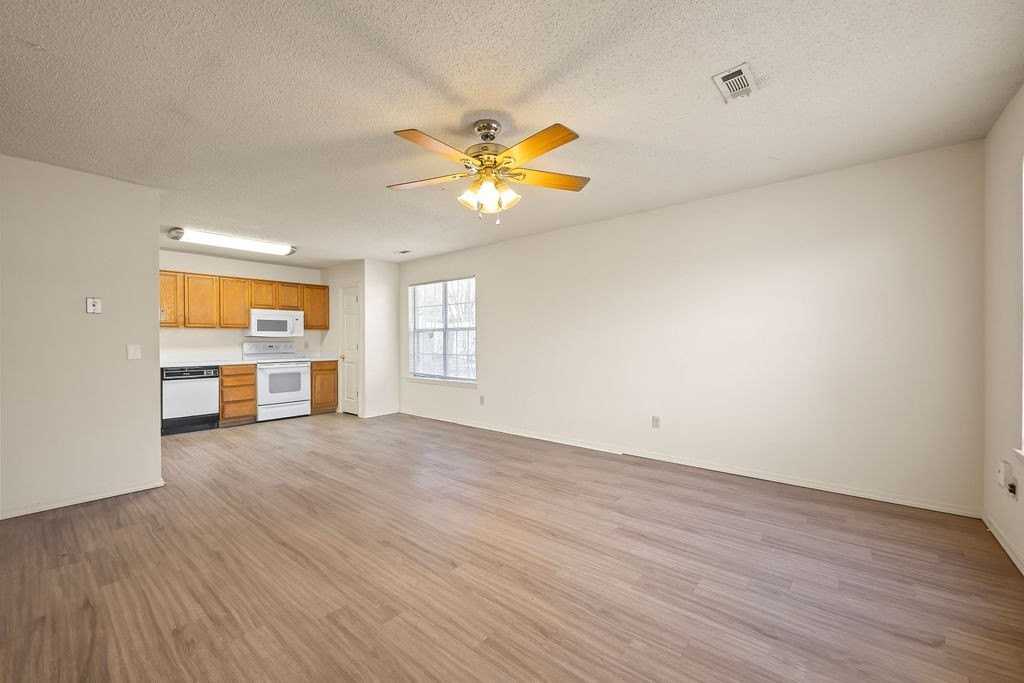 5908 Sara St - Photo 5 of 19