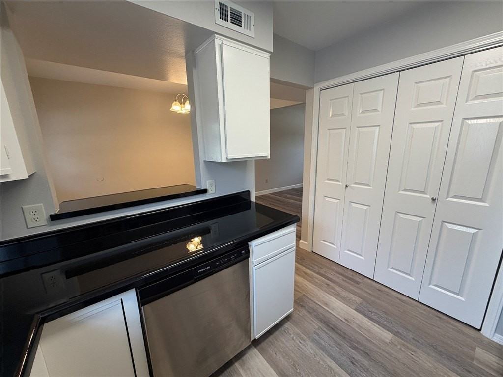 460 N Garrett St #A - Photo 5 of 18