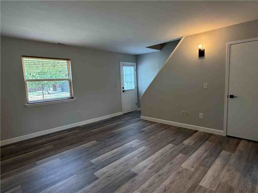 460 N Garrett St #A - Photo 7 of 18