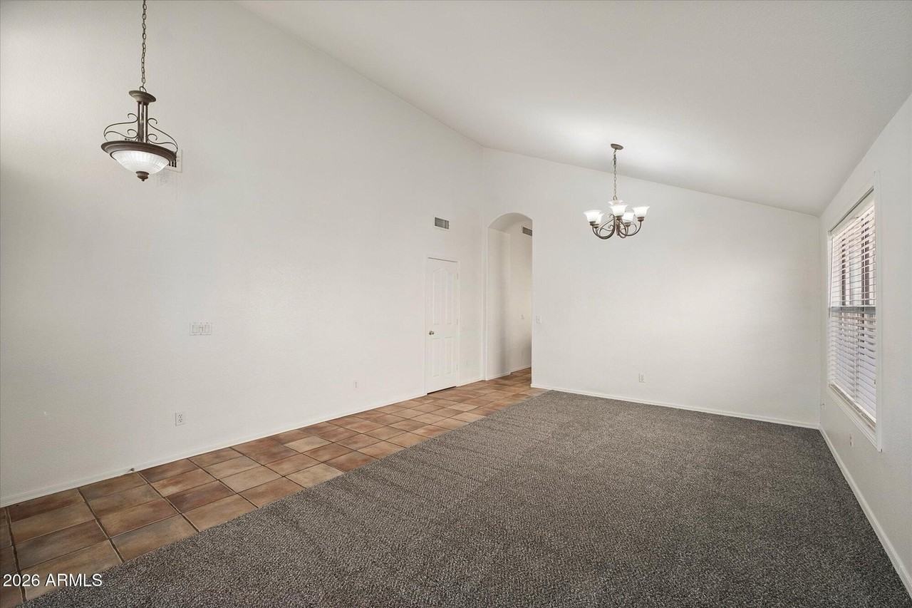 150 S Cobblestone Dr - Photo 4 of 27