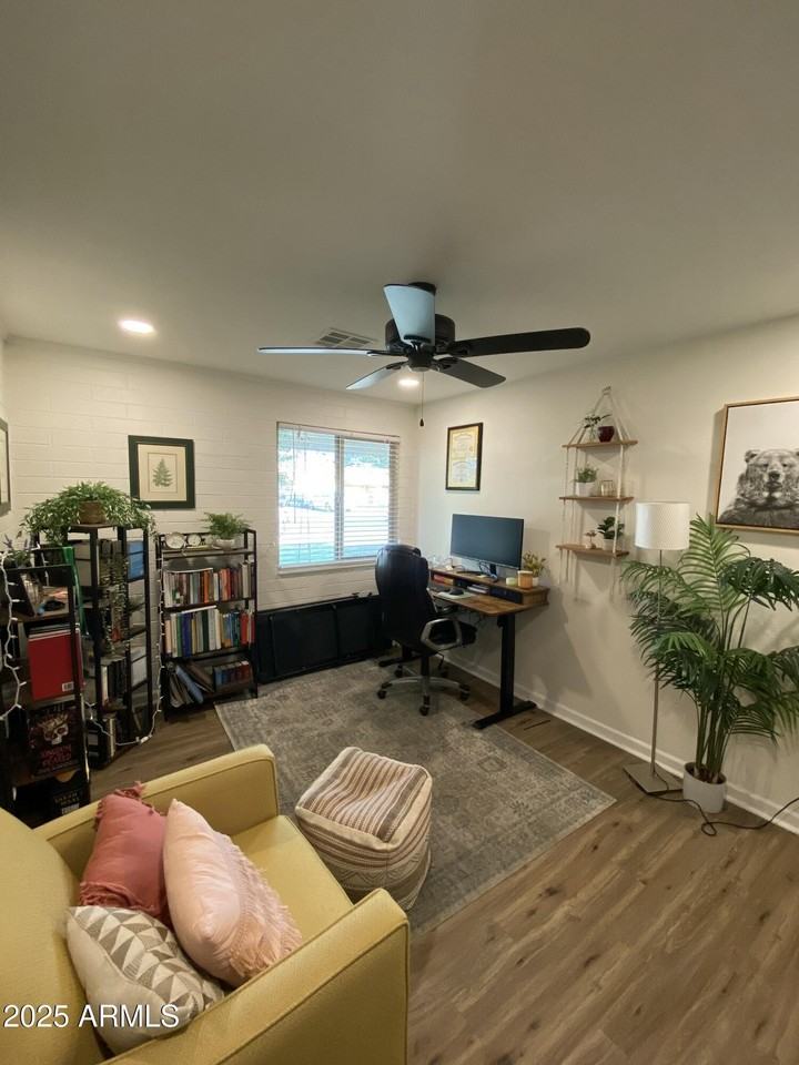 310 N Hosick - Photo 6 of 16