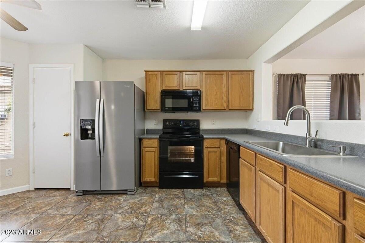9313 W Ross Ave - Photo 4 of 35