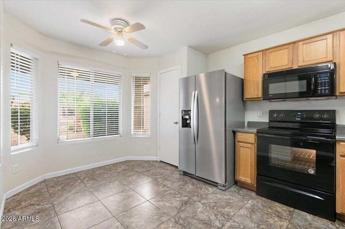 9313 W Ross Ave - Photo 5 of 35