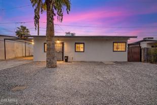 723 E Sunnyslope Ln - Photo 1 of 1