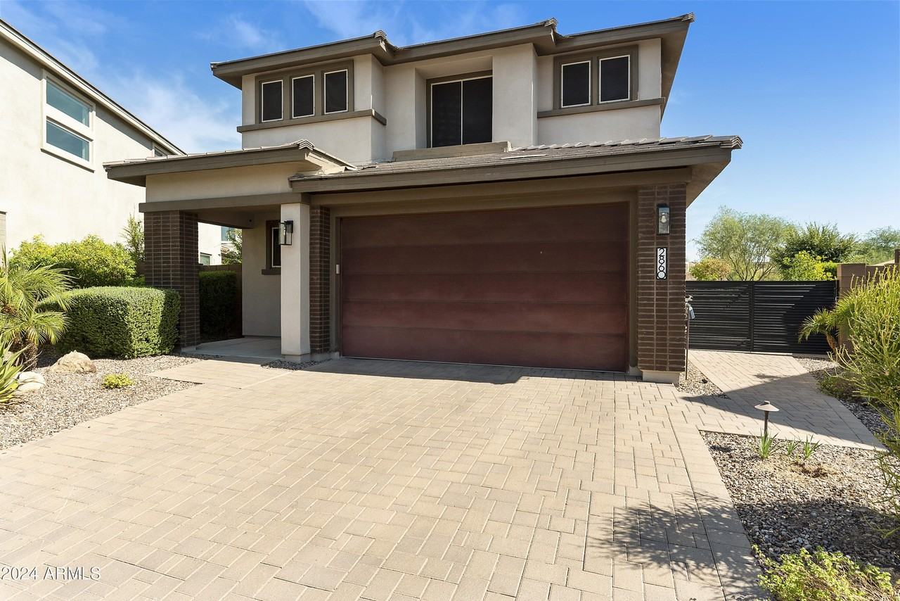 2860 E Riane Rd - Photo 2 of 50