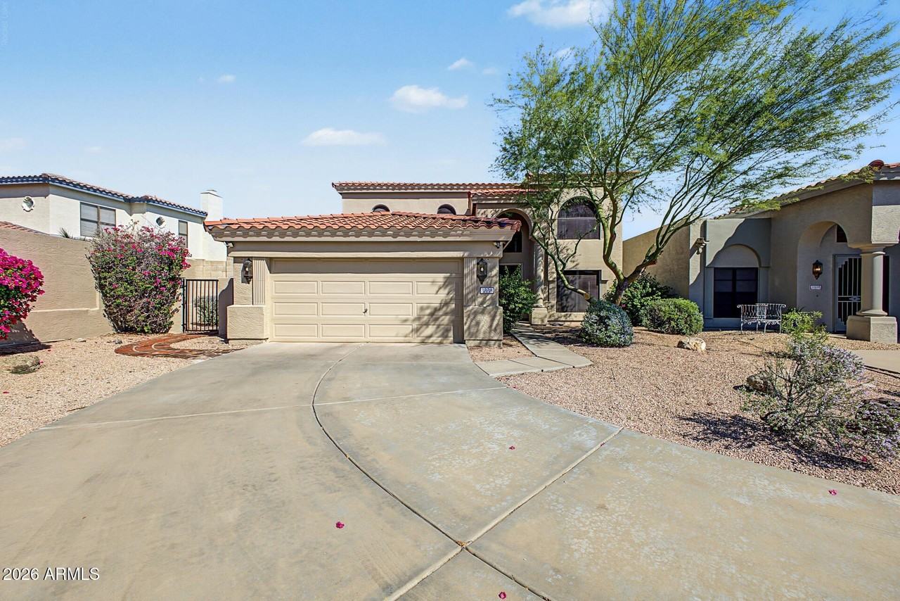 1534 E Winged Foot Rd - Photo 2 of 50