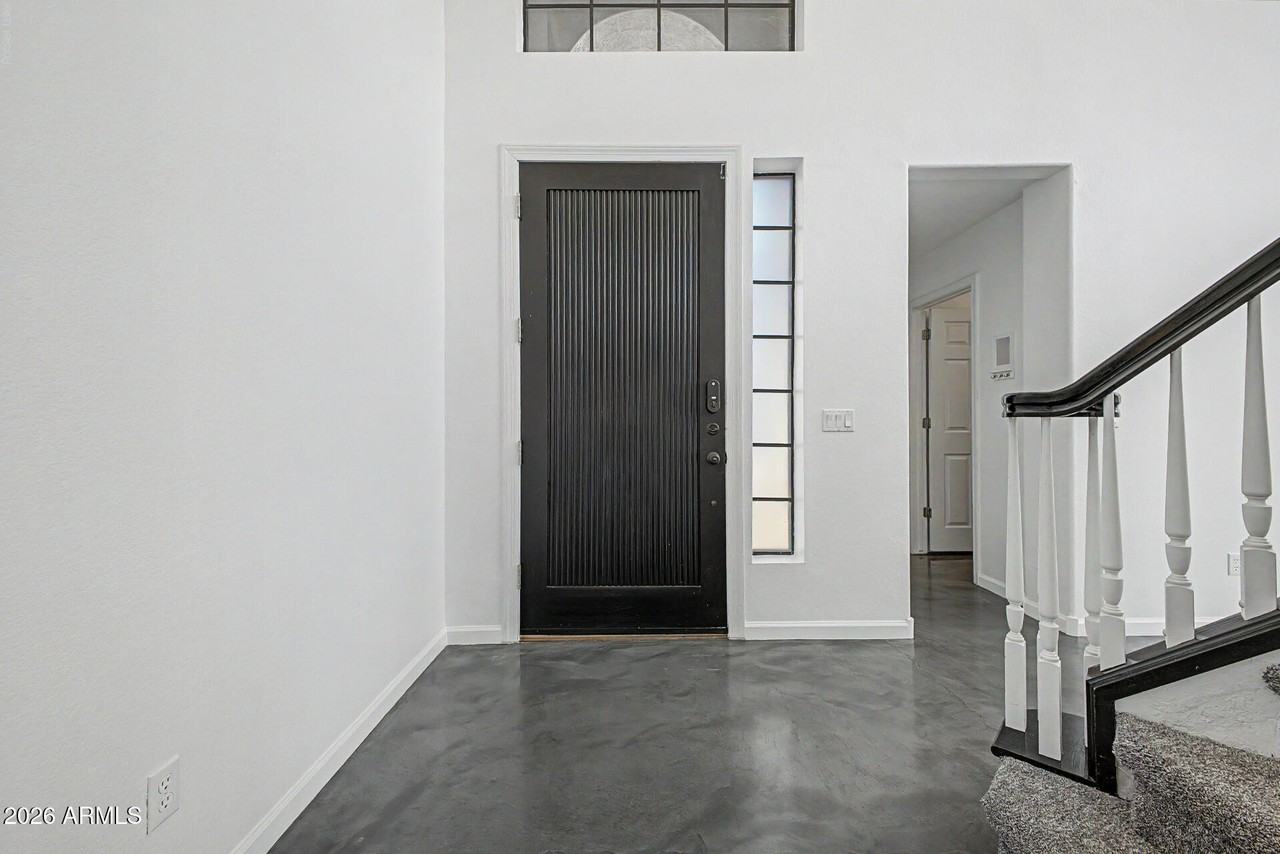 1534 E Winged Foot Rd - Photo 5 of 50