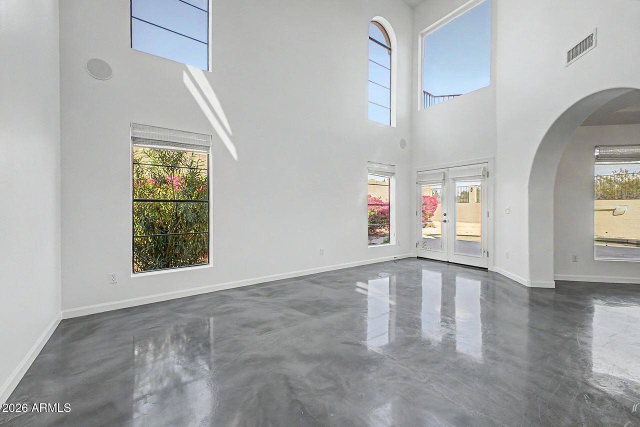 1534 E Winged Foot Rd - Photo 6 of 50