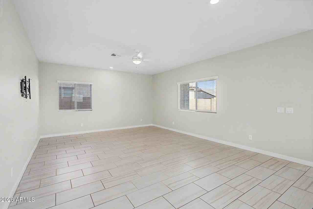 40320 W Bravo Dr - Photo 7 of 39