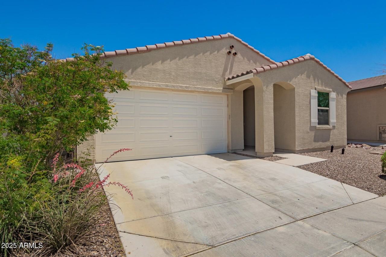 4123 S 97th Dr - Photo 4 of 32