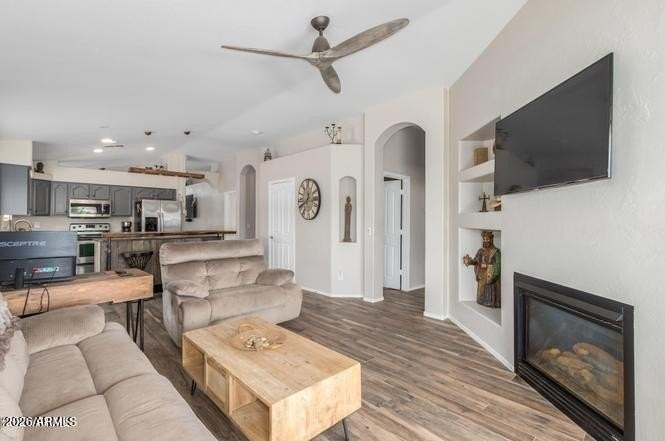 3908 W Rose Garden Ln - Photo 3 of 10