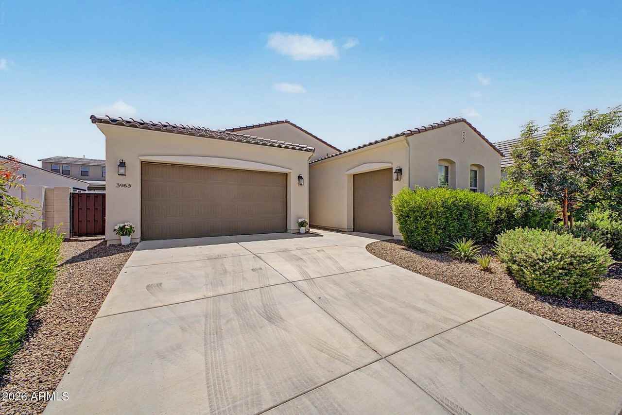 3983 W Serpentine Dr - Photo 3 of 49