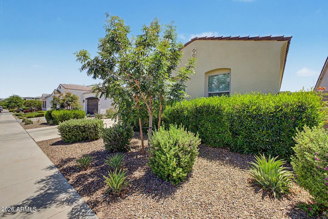 3983 W Serpentine Dr - Photo 4 of 49