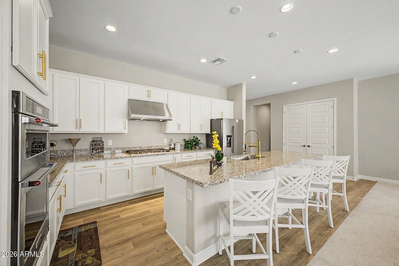 3983 W Serpentine Dr - Photo 6 of 49