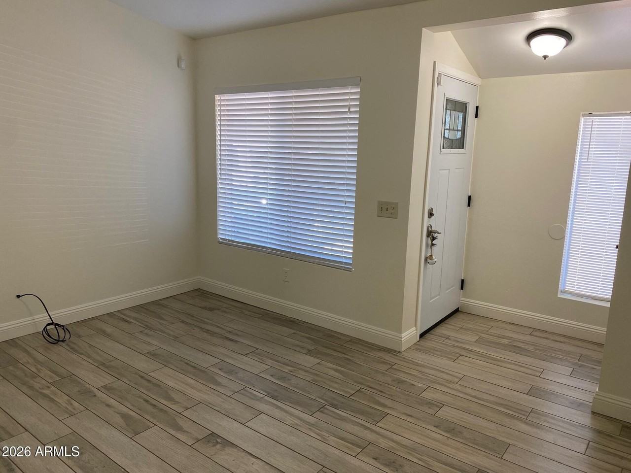 301 E Sequoia Dr - Photo 5 of 9