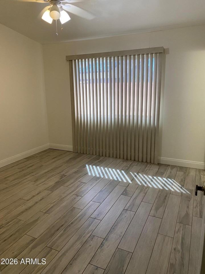 301 E Sequoia Dr - Photo 7 of 9