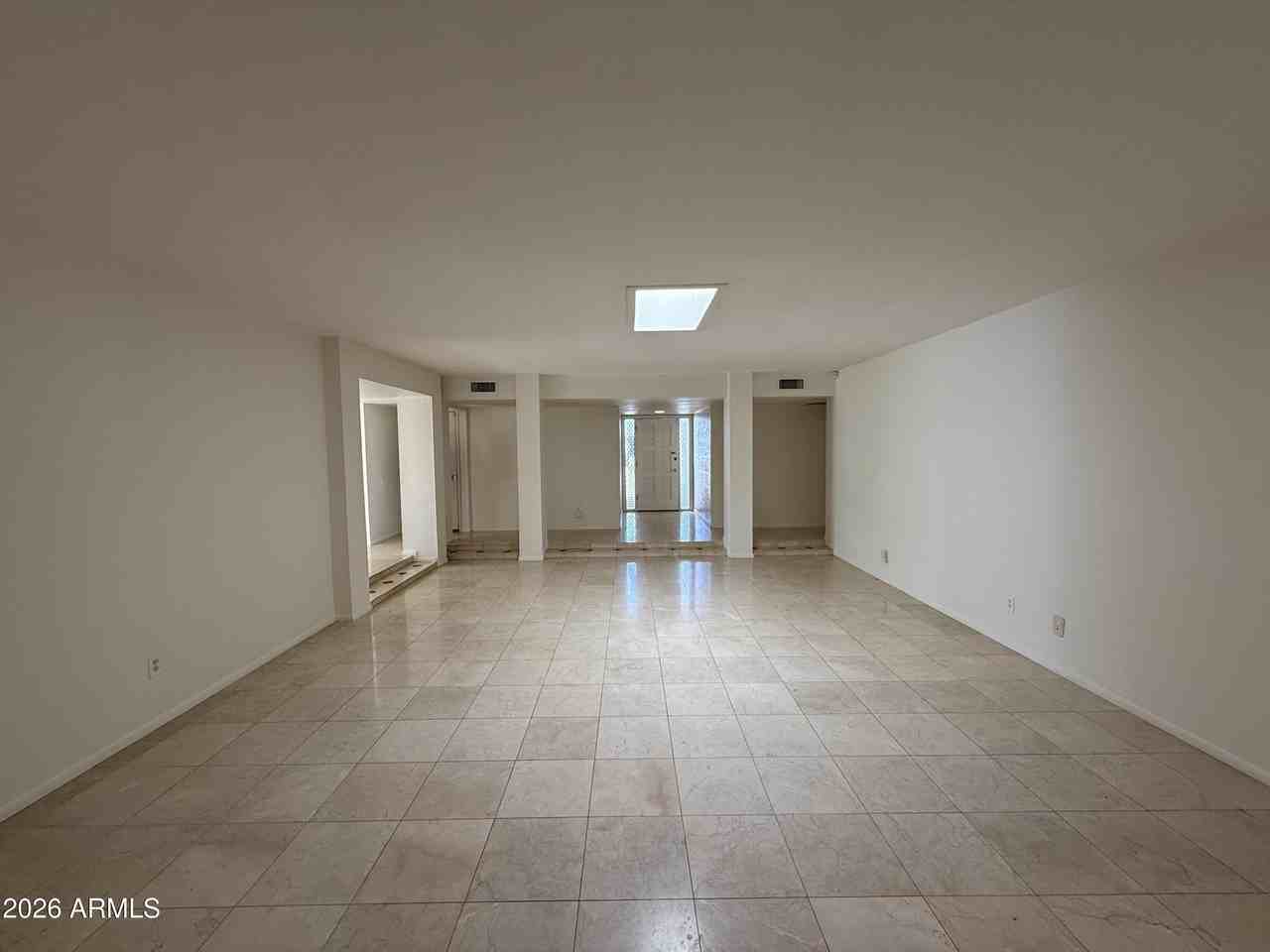 621 E Calavar Rd - Photo 3 of 32