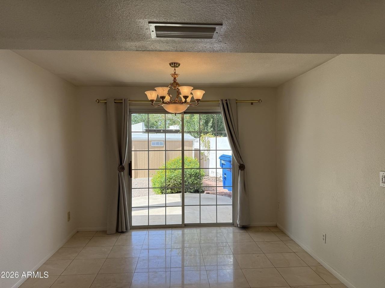 621 E Calavar Rd - Photo 4 of 32