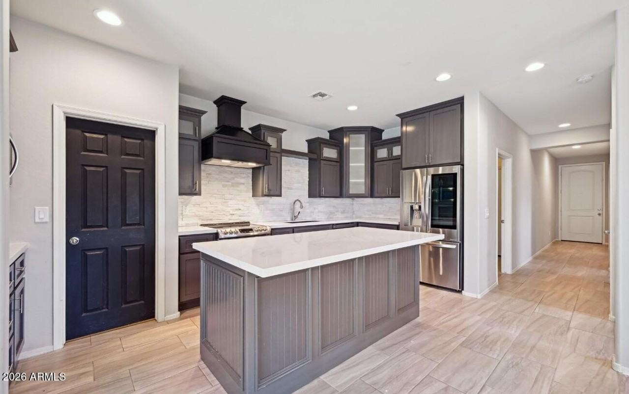 18151 W Carlota Ln - Photo 4 of 26