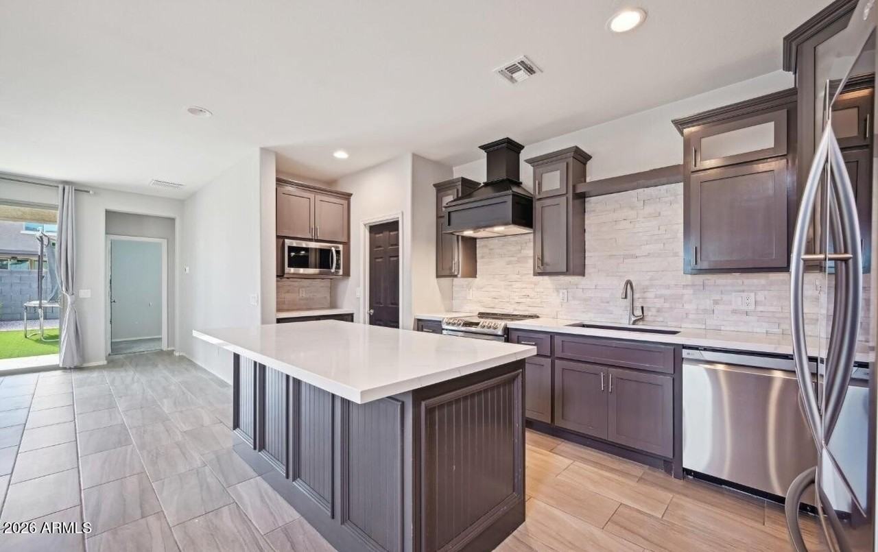 18151 W Carlota Ln - Photo 5 of 26
