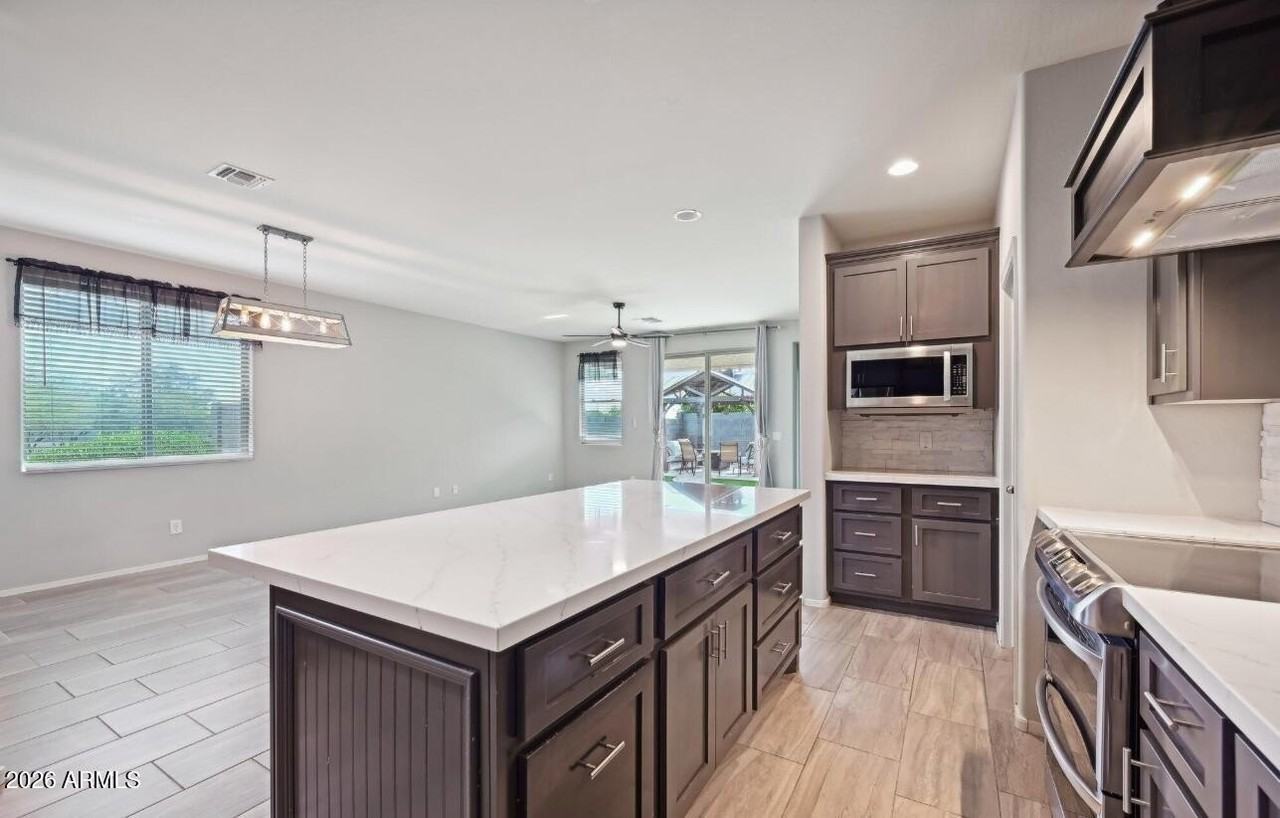 18151 W Carlota Ln - Photo 6 of 26