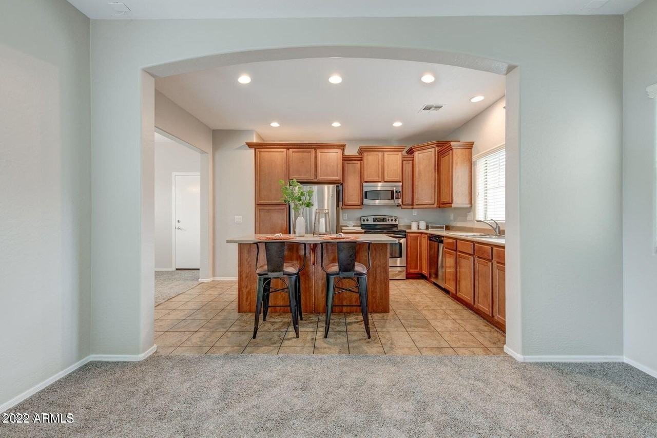 14095 W Country Gables Dr - Photo 5 of 35