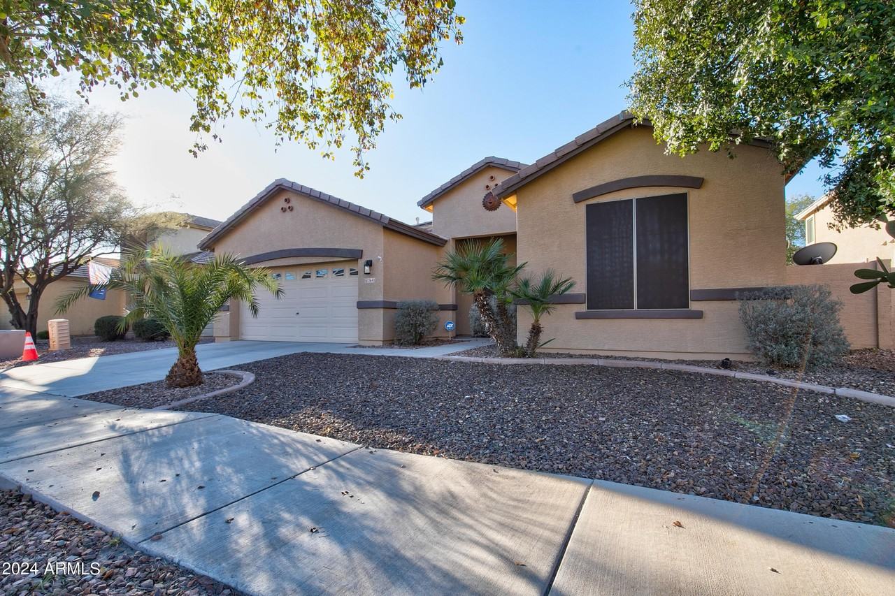 13643 W Country Gables Dr - Photo 4 of 37