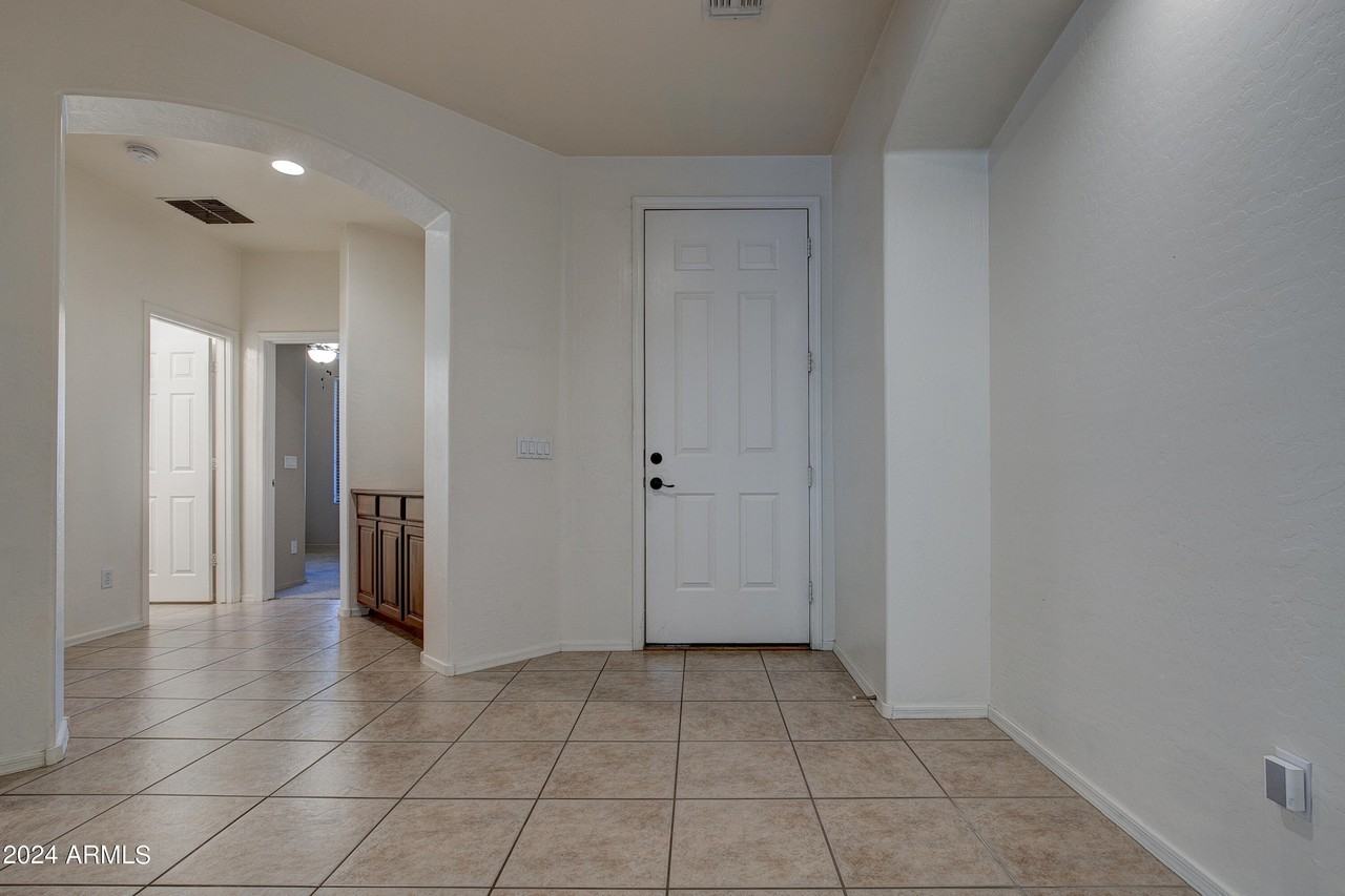 13643 W Country Gables Dr - Photo 7 of 37