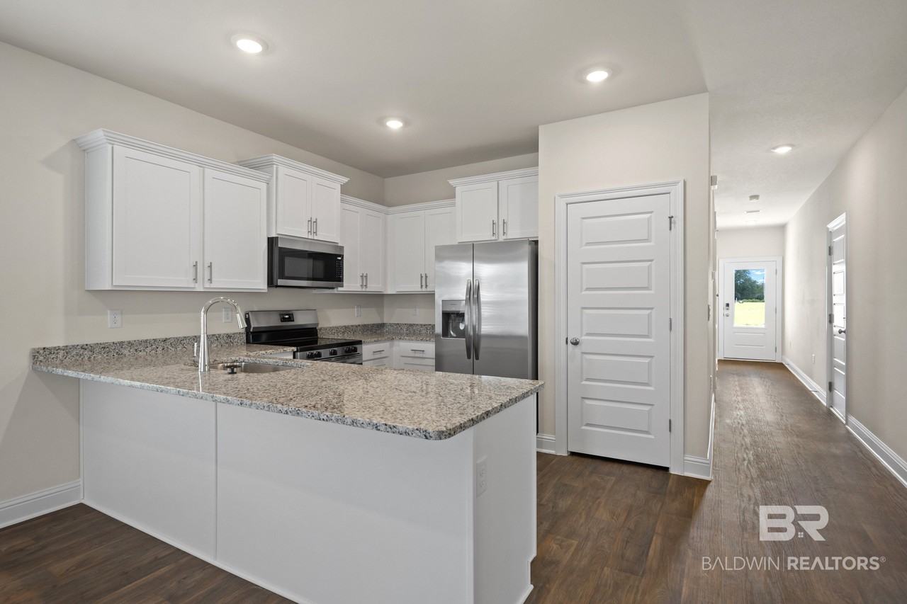 7587 Sable Dr - Photo 4 of 23