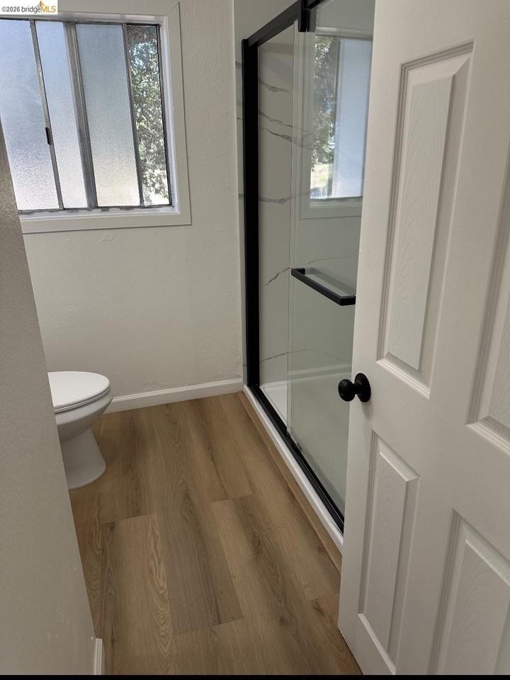 240 Cleaveland Rd #B - Photo 5 of 7