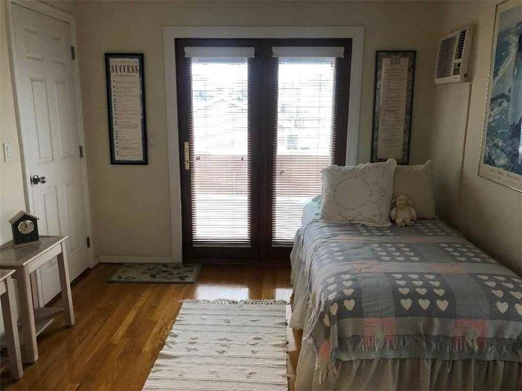 175 Beach 127th St - Photo 4 of 11