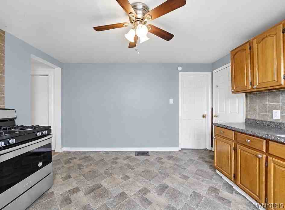 212 Lockwood Ave - Photo 2 of 10