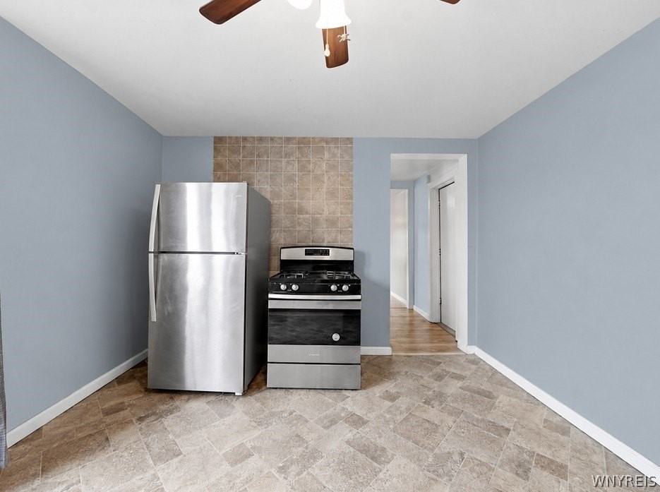 212 Lockwood Ave - Photo 4 of 10