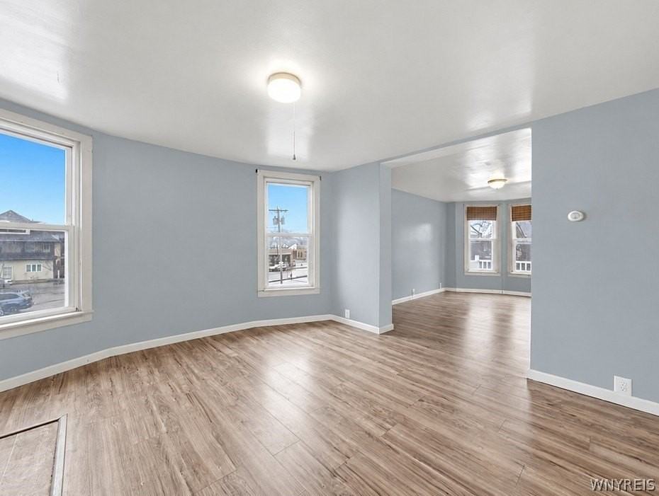 212 Lockwood Ave - Photo 5 of 10