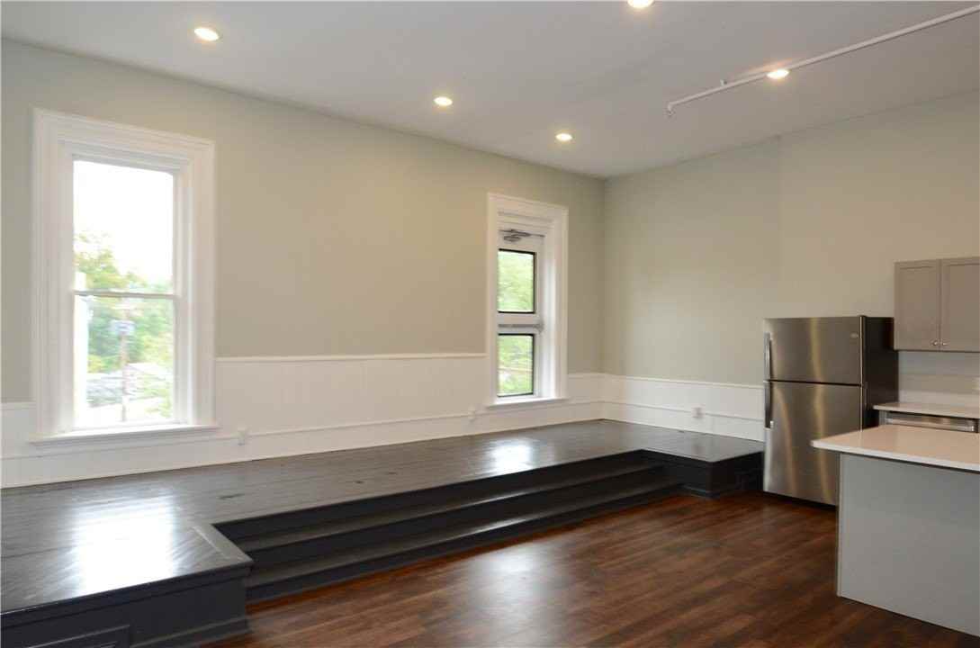 111 S Main St - Photo 2 of 16