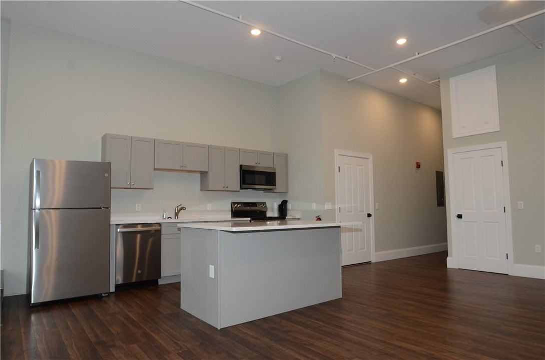 111 S Main St - Photo 6 of 16