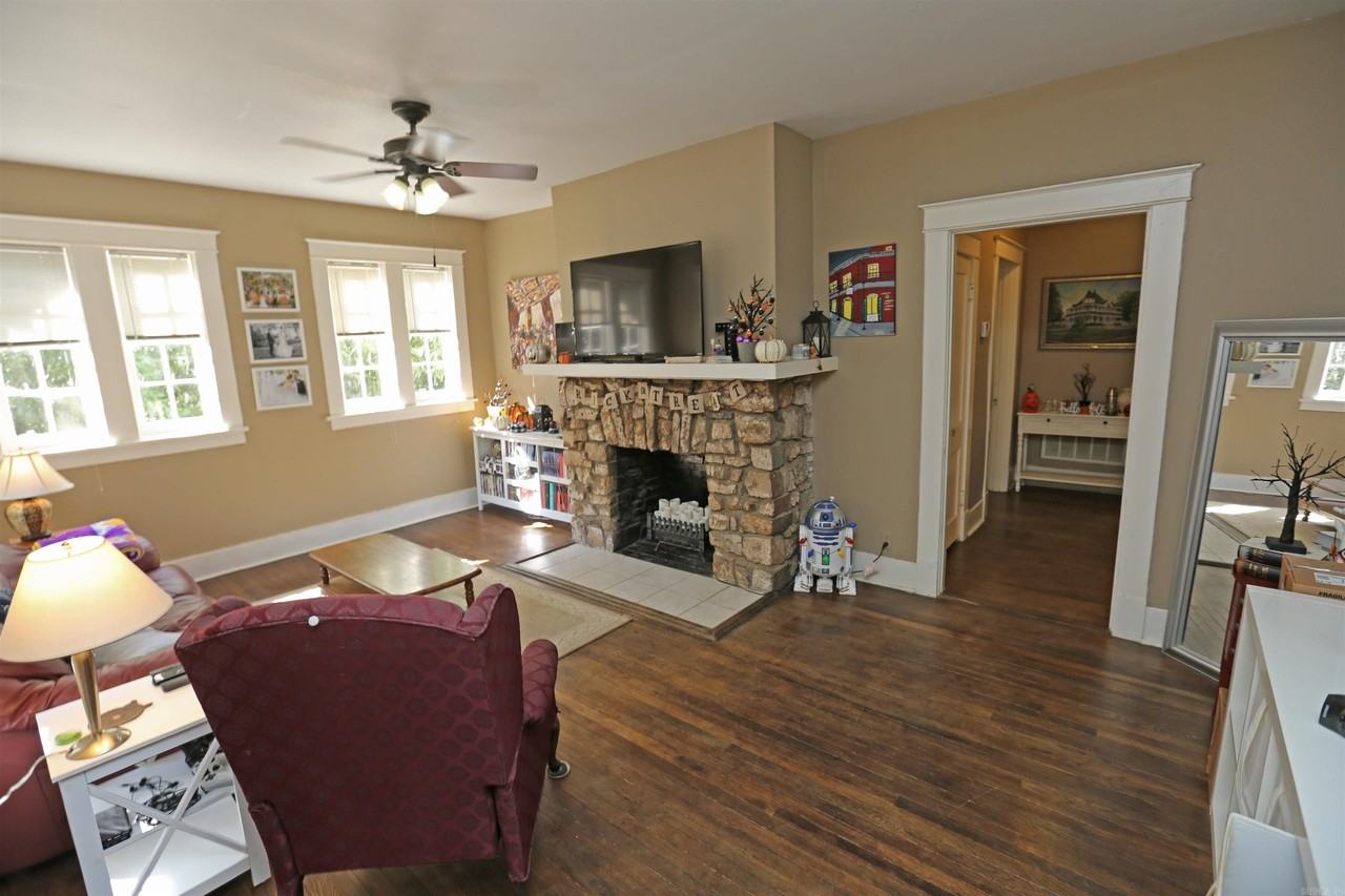 820 N Spruce St - Photo 2 of 22