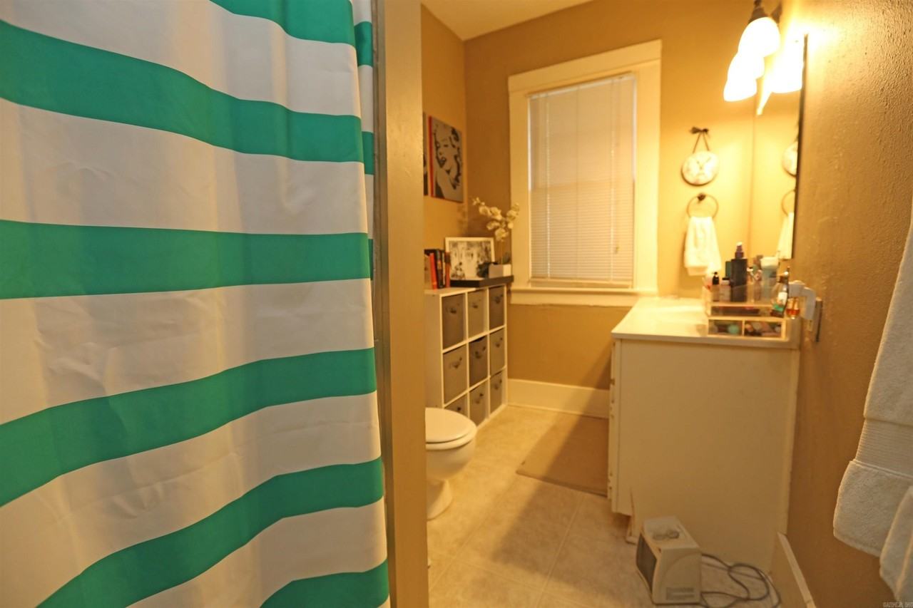 820 N Spruce St - Photo 7 of 22