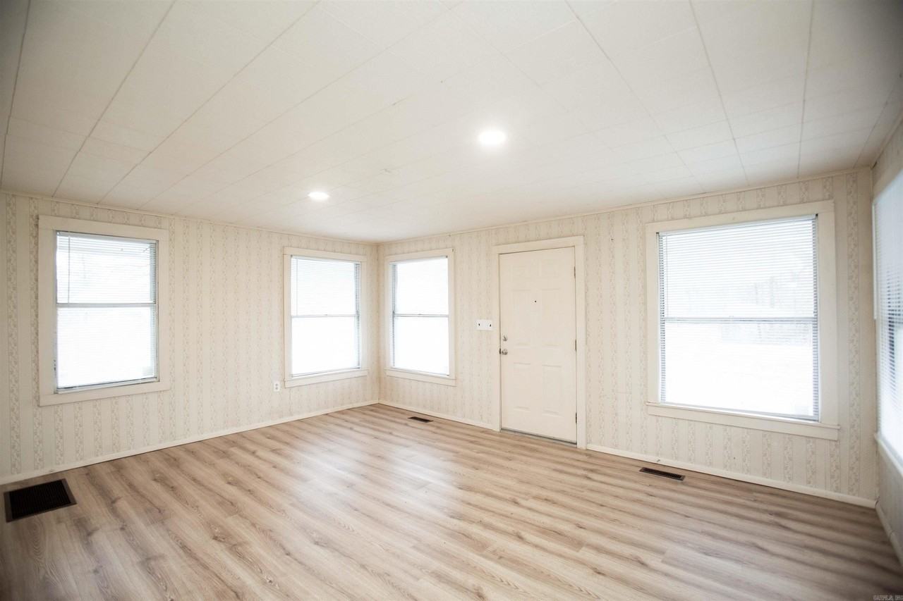 5821 Roundtop Dr - Photo 4 of 15