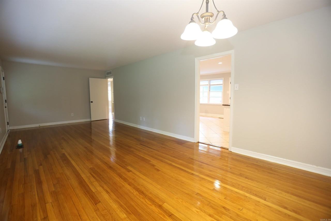 5623 L St - Photo 5 of 34