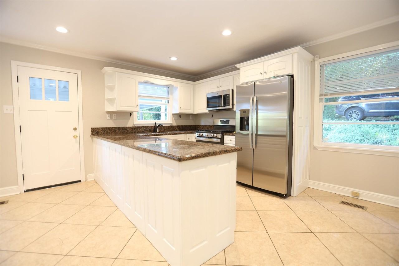 5623 L St - Photo 6 of 34