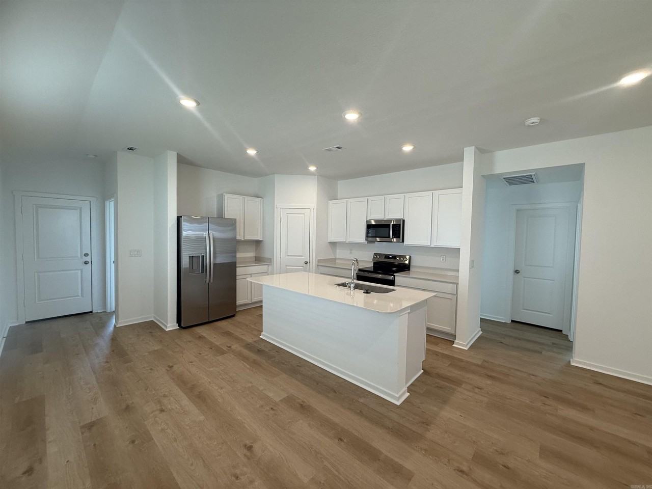 112 Lucy Ln - Photo 5 of 18