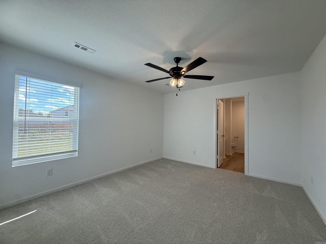 112 Lucy Ln - Photo 7 of 18