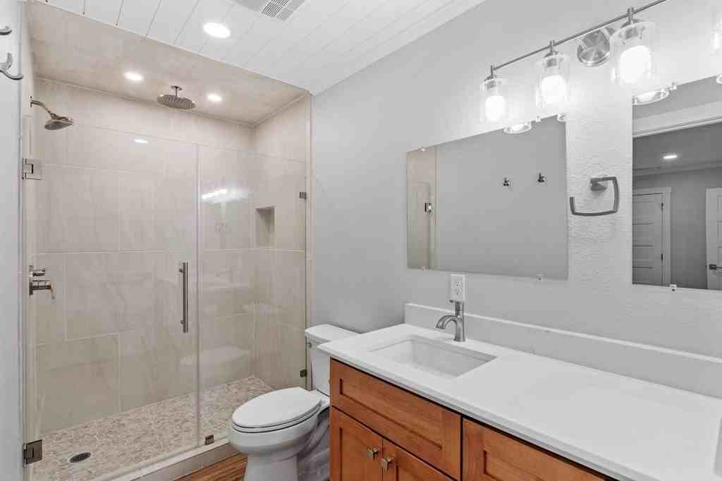 501 S Olive St - Photo 4 of 9