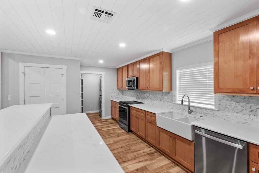 501 S Olive St - Photo 5 of 9