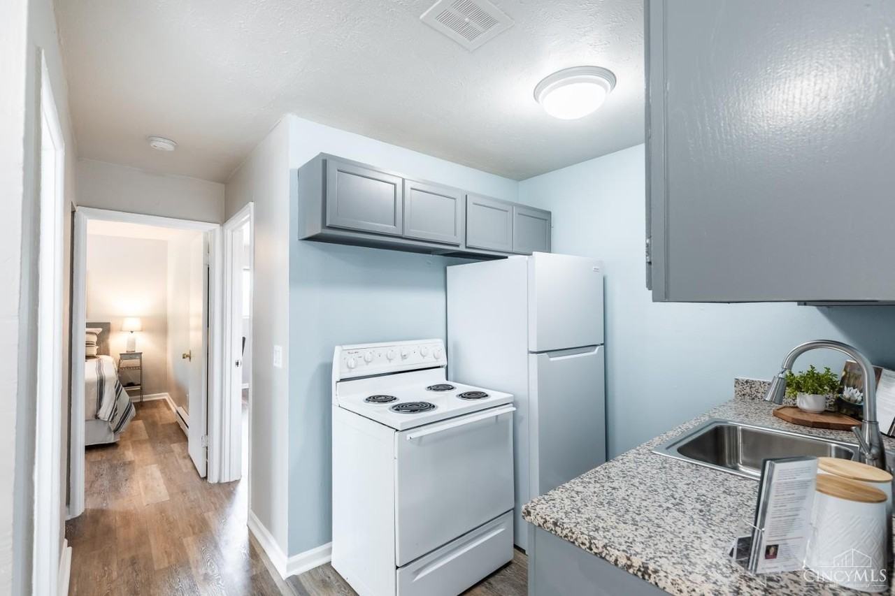 2486 White St #9 - Photo 5 of 15
