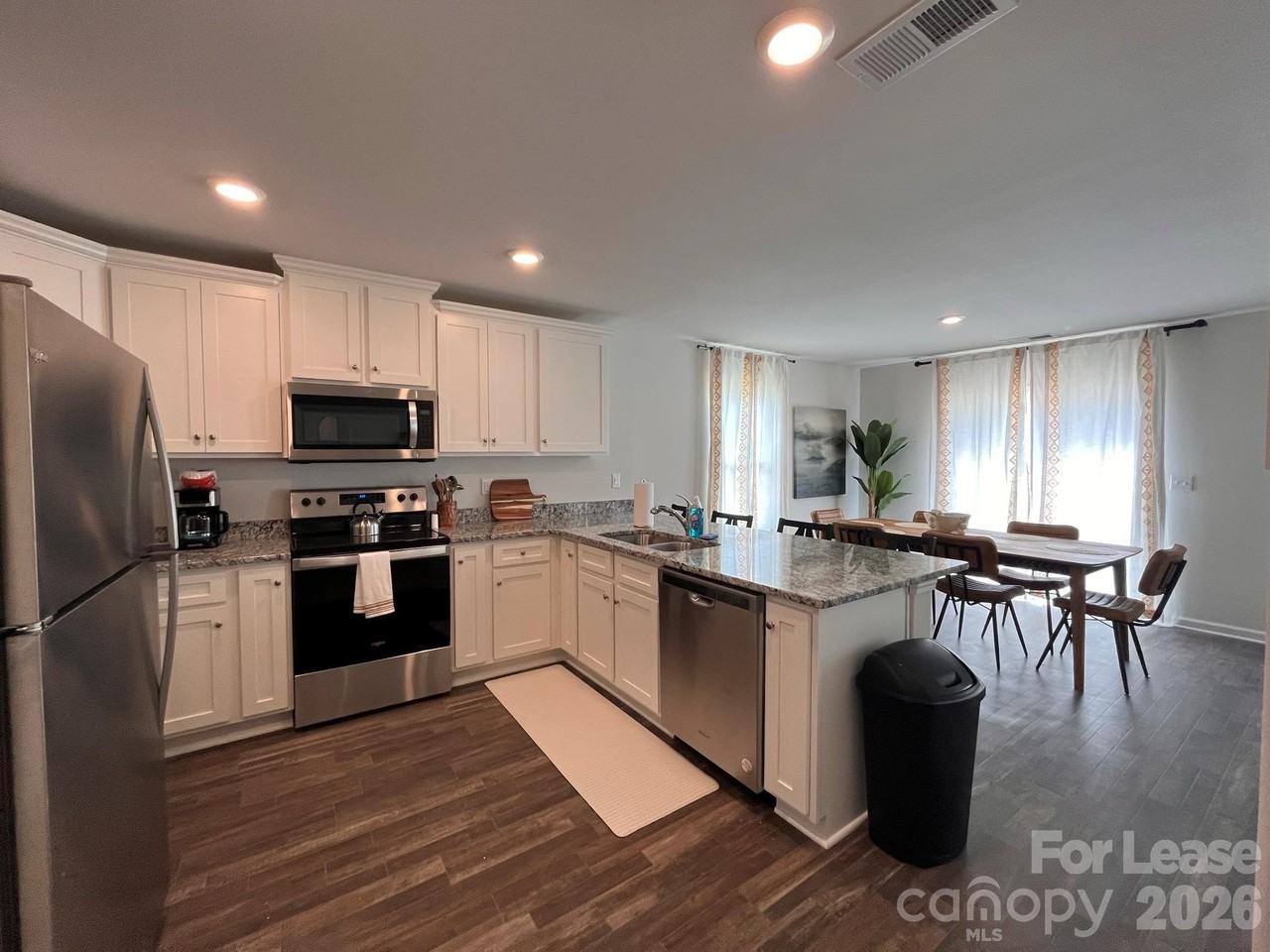 557 Belcaro Dr - Photo 6 of 30