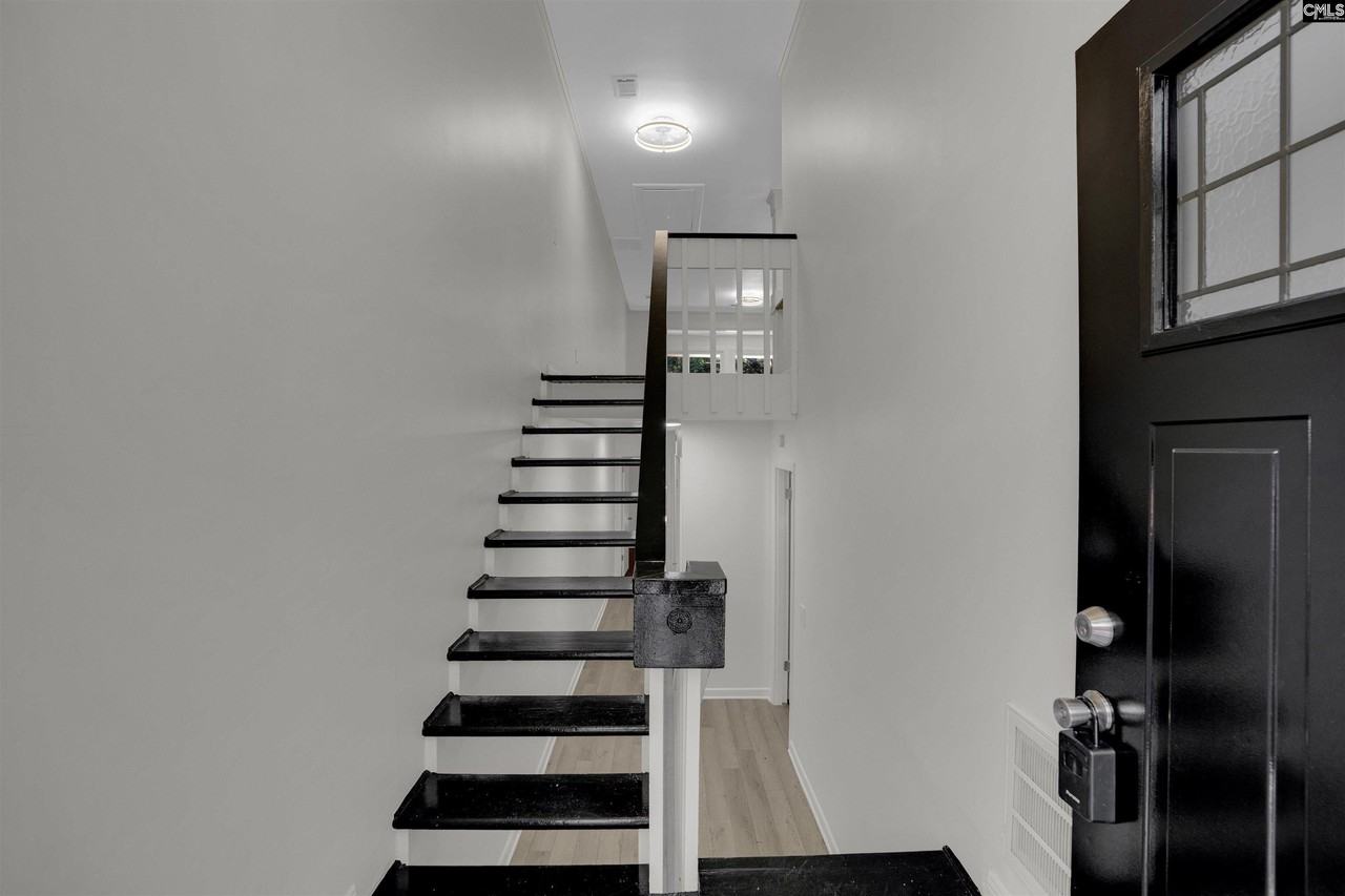 1 High Hill Rd - Photo 3 of 28